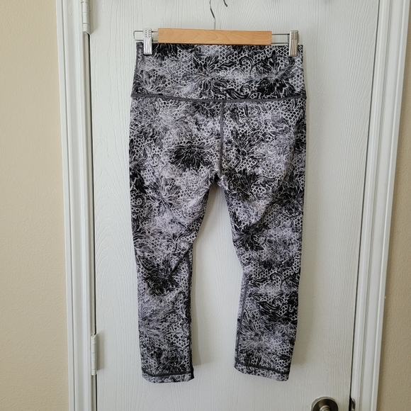 Lululemon Wunder Under HR Crop - Picture 3 of 7